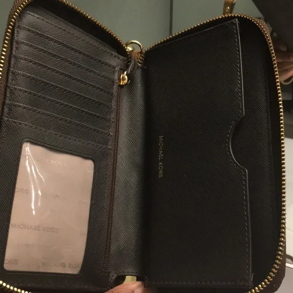 Michael Kors wallet - Picture 3 of 4